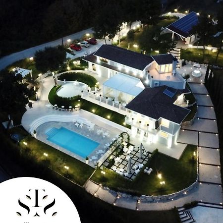 Tenuta Santo Stefano Azienda Agrituristica Santo Stefano del Sole Εξωτερικό φωτογραφία
