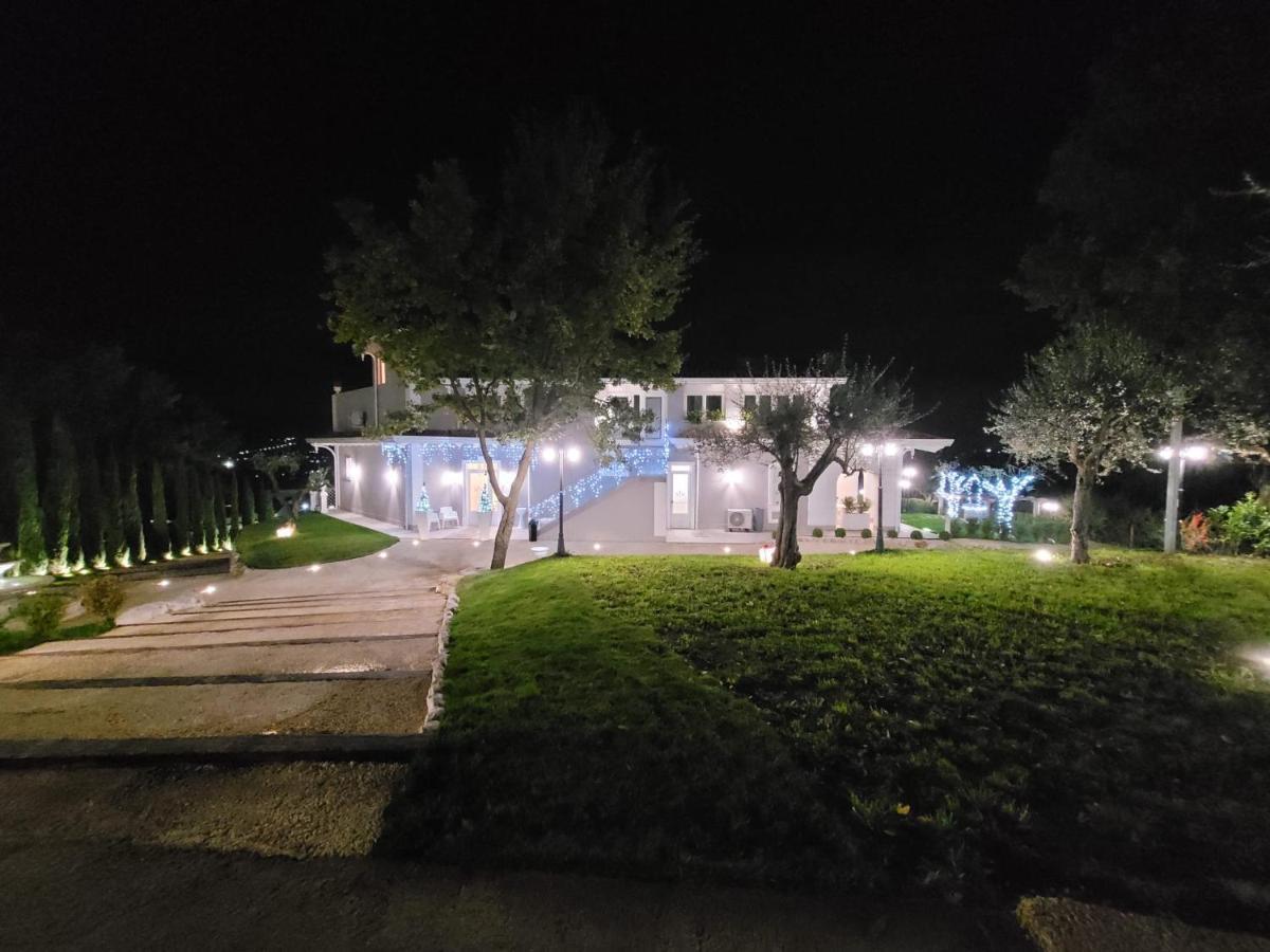 Tenuta Santo Stefano Azienda Agrituristica Santo Stefano del Sole Εξωτερικό φωτογραφία
