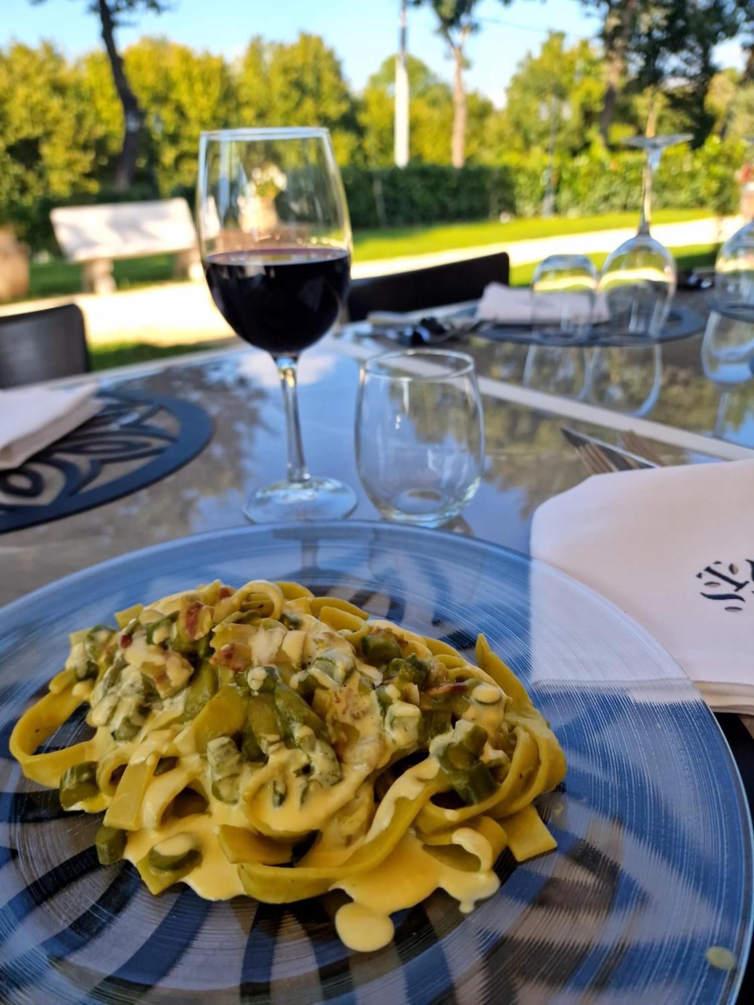 Tenuta Santo Stefano Azienda Agrituristica Santo Stefano del Sole Εξωτερικό φωτογραφία